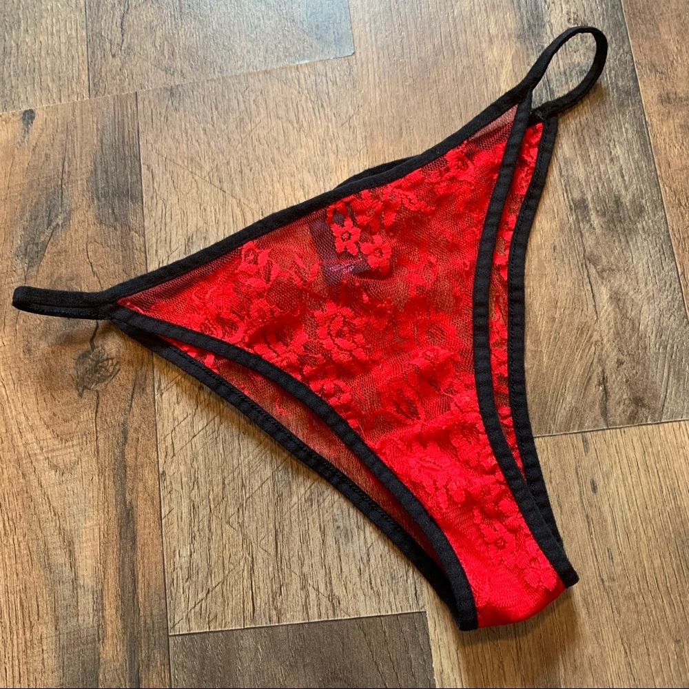 VS Sexy Little Things Santa Baby Lace Costume Panty